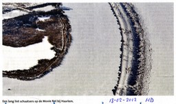 20120213-HD lint van schaatsers op de Mooie Nel hoek Spaarne